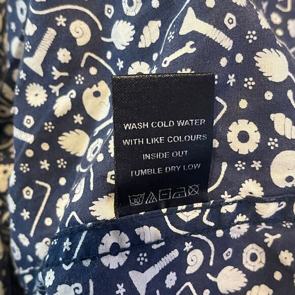 Matix Garage Men's Blue Button-up Short Sleeve Shirt Skulls Tools Size Large - Picture 10 of 10